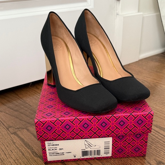 Tory Burch Regina 90mm Chic Black Pump with Gold Heels Sz 9 Perfect! $328 - Picture 3 of 8